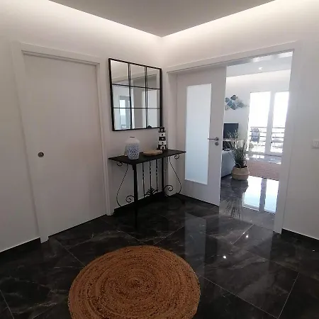 Ribeira D'ilhas Apartment *
