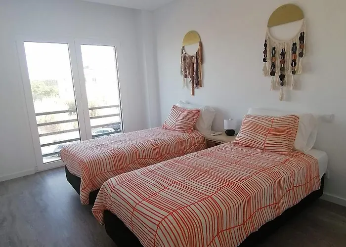 Ribeira D'ilhas * エリセイラ